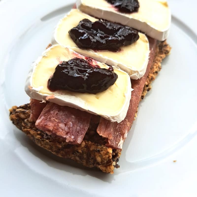 Knäckespion 3 Salami Brie Beerengelee