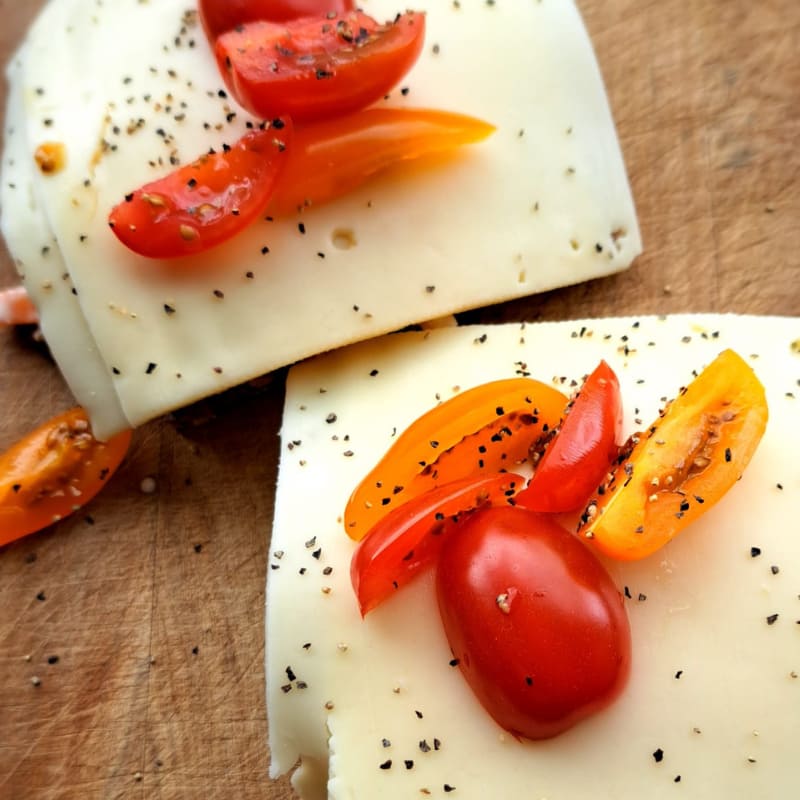 Knäckespion 5 Käse Coleslaw Tomate