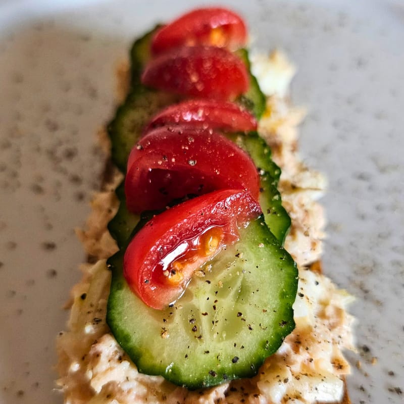 Knäckespion 7 Thunfischcreme Tomate Gurke