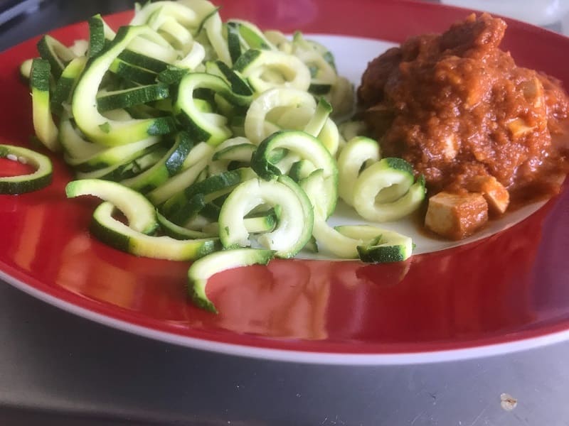 Zucchini-Nudeln mit Tomaten-Bolognese 2