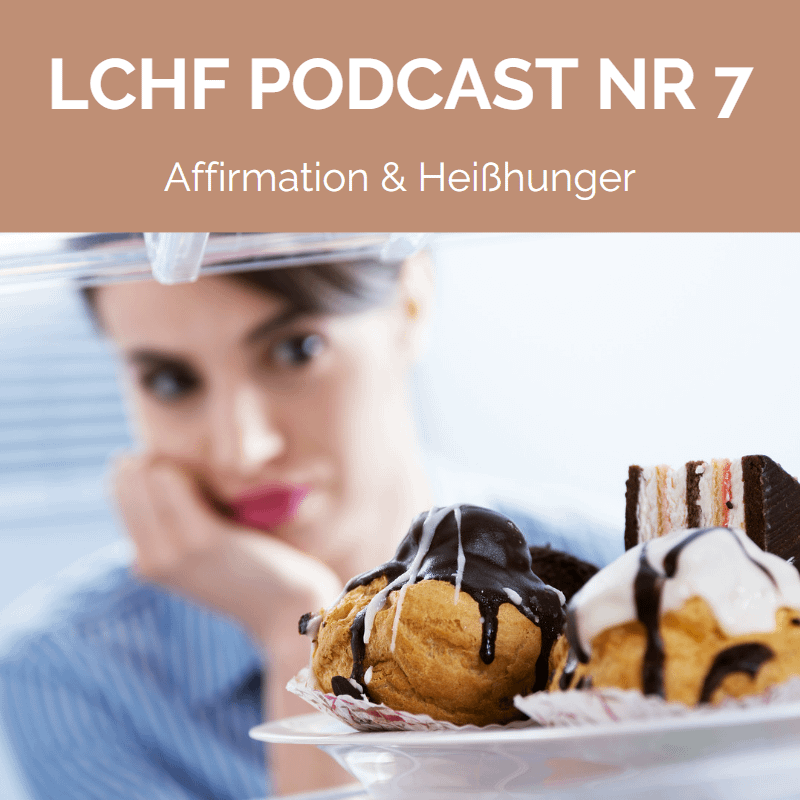 Frau schaut sehnsüchtig auf Kuchenplatte LCHF Podcast Nr 7 Affirmation und Heißhunger